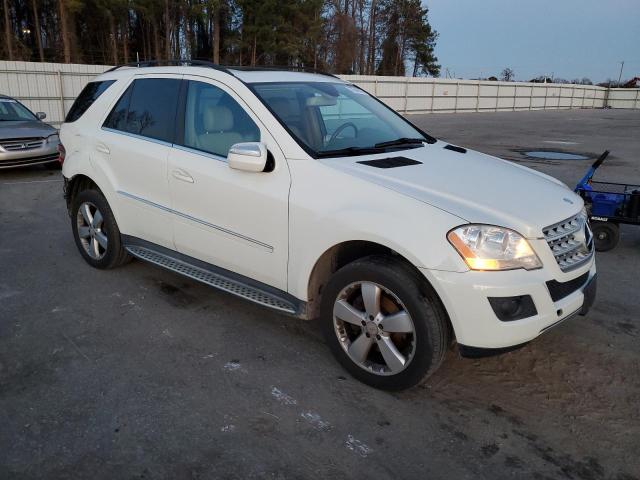4JGBB8GB2AA573188 - 2010 MERCEDES-BENZ ML 350 4MATIC WHITE photo 4