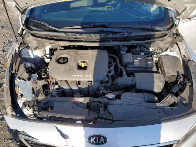 3KPFK4A79HE159691 - 2017 KIA FORTE LX SILVER photo 11