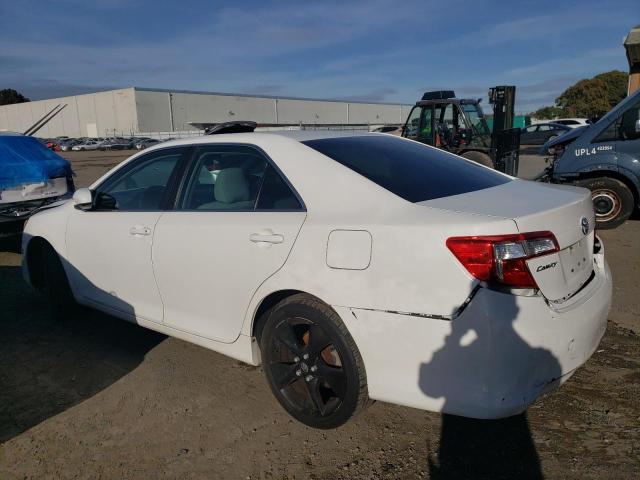 4T1BF1FK4EU789805 - 2014 TOYOTA CAMRY L WHITE photo 3