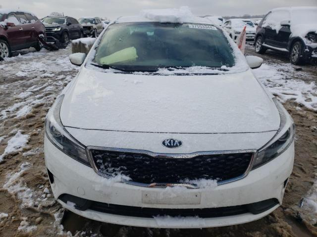 3KPFK4A77HE102230 - 2017 KIA FORTE LX WHITE photo 5