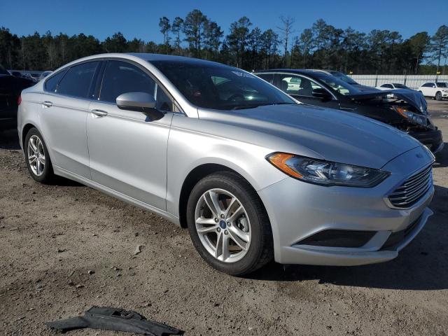 3FA6P0HD0JR237852 - 2018 FORD FUSION SE SILVER photo 4