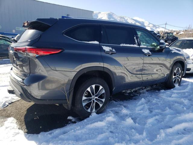 5TDHZRBH0NS593640 - 2022 TOYOTA HIGHLANDER XLE GRAY photo 3