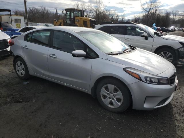 3KPFK4A75HE060818 - 2017 KIA FORTE LX SILVER photo 4