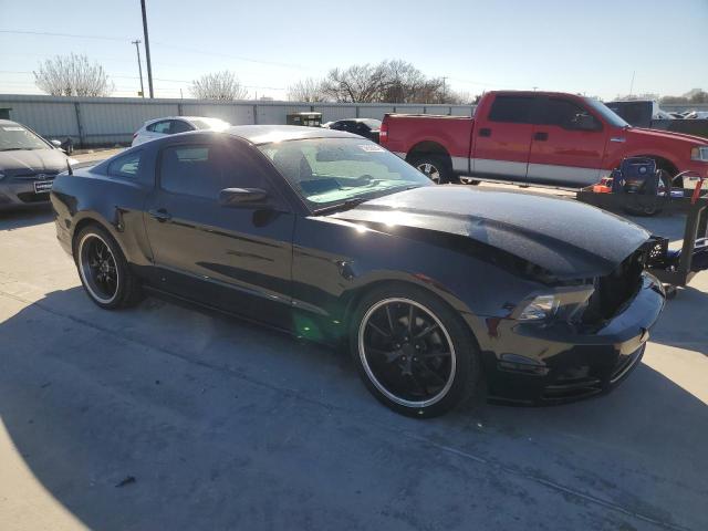 1ZVBP8AM1E5309374 - 2014 FORD MUSTANG BLACK photo 4