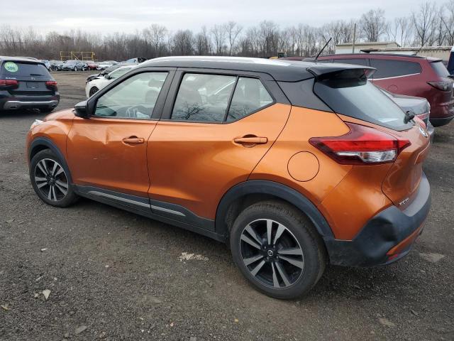 3N1CP5CU6JL527262 - 2018 NISSAN KICKS S ORANGE photo 2