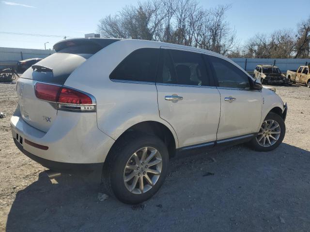 2LMDJ6JK7DBL44415 - 2013 LINCOLN MKX WHITE photo 3