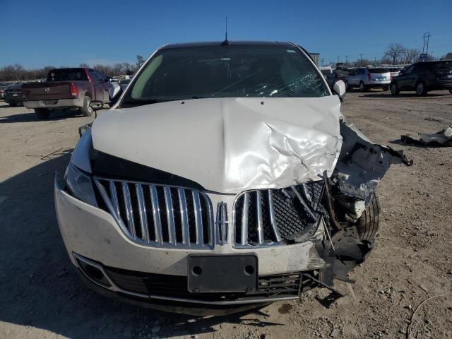 2LMDJ6JK7DBL44415 - 2013 LINCOLN MKX WHITE photo 5