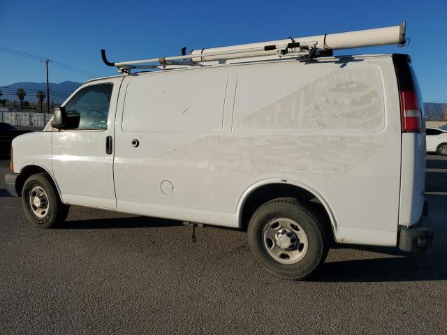 1GCWGFCA1D1903464 - 2013 CHEVROLET EXPRESS G2 WHITE photo 2