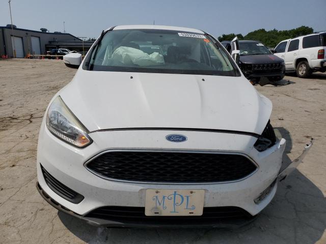 1FADP3K21GL352421 - 2016 FORD FOCUS SE WHITE photo 5