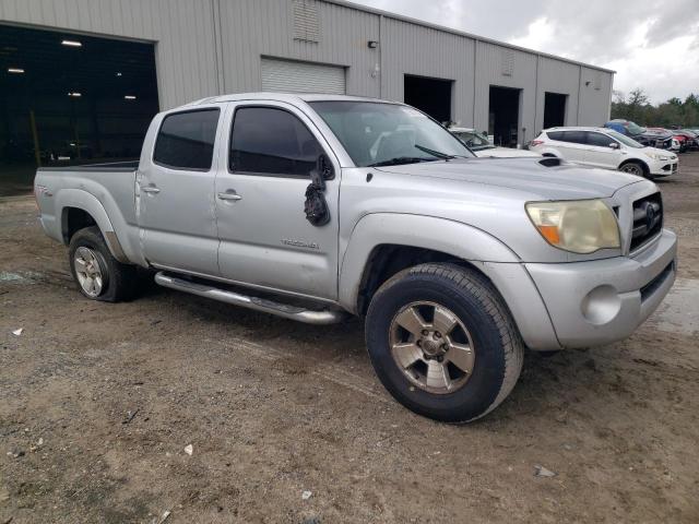 3TMKU72N65M001415 - 2005 TOYOTA TACOMA DOUBLE CAB PRERUNNER LONG BED SILVER photo 4