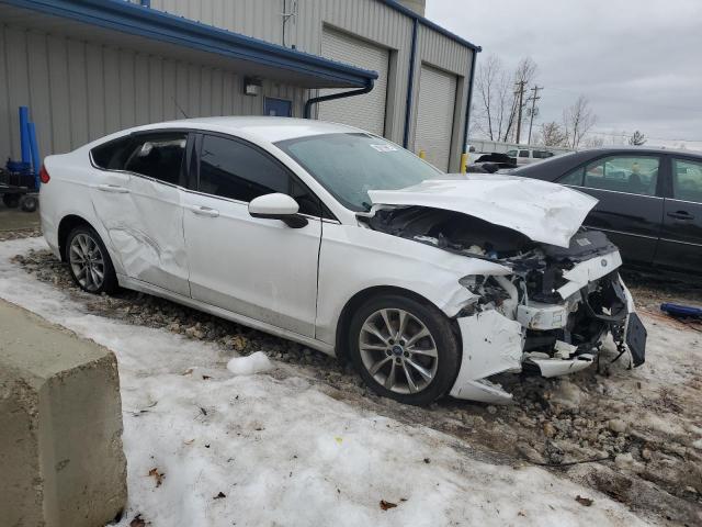 3FA6P0HDXHR250571 - 2017 FORD FUSION SE WHITE photo 4