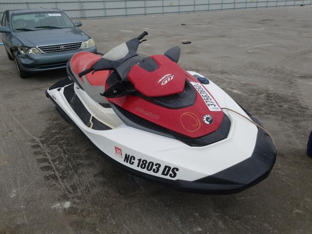 YDV16604D010 - 2010 BOMBARDIER JETSKI  photo 1