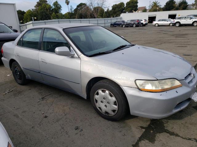 JHMCG6657YC000438 - 2000 HONDA ACCORD LX SILVER photo 4