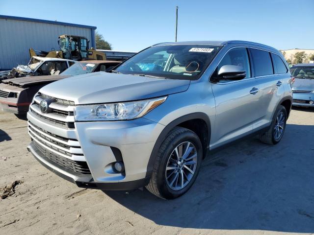 5TDKZRFH0KS333931 - 2019 TOYOTA HIGHLANDER SE SILVER photo 1