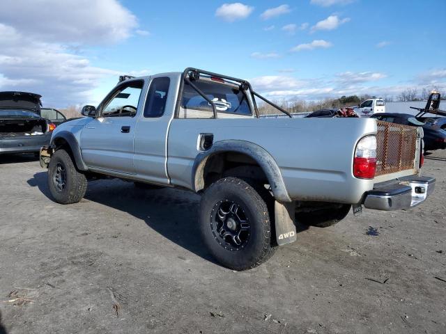 5TEWM72N71Z855036 - 2001 TOYOTA TACOMA XTRACAB SILVER photo 2