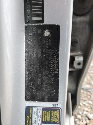 KNAFX4A66G5440377 - 2016 KIA FORTE LX SILVER photo 12