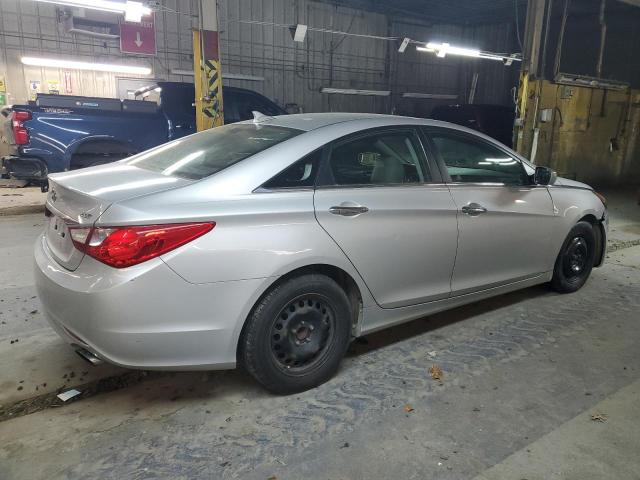 5NPEC4AB6BH216073 - 2011 HYUNDAI SONATA SE GRAY photo 3