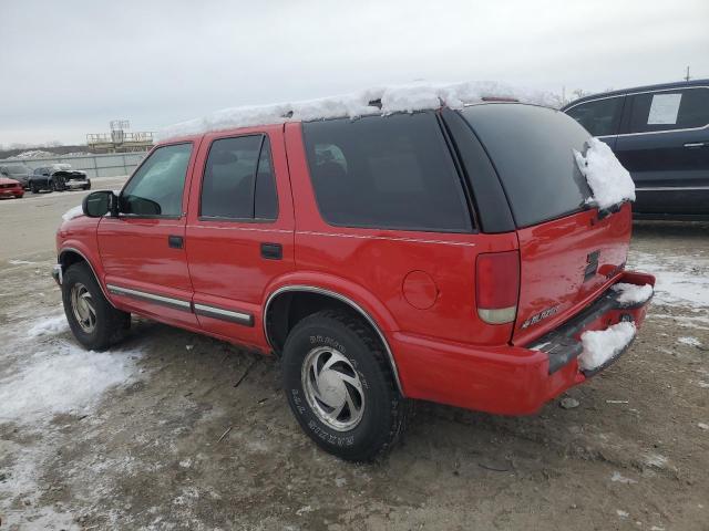 1GNDT13W812158114 - 2001 CHEVROLET BLAZER RED photo 2