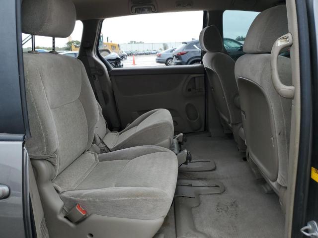 5TDZA23C14S036868 - 2004 TOYOTA SIENNA CE GRAY photo 11