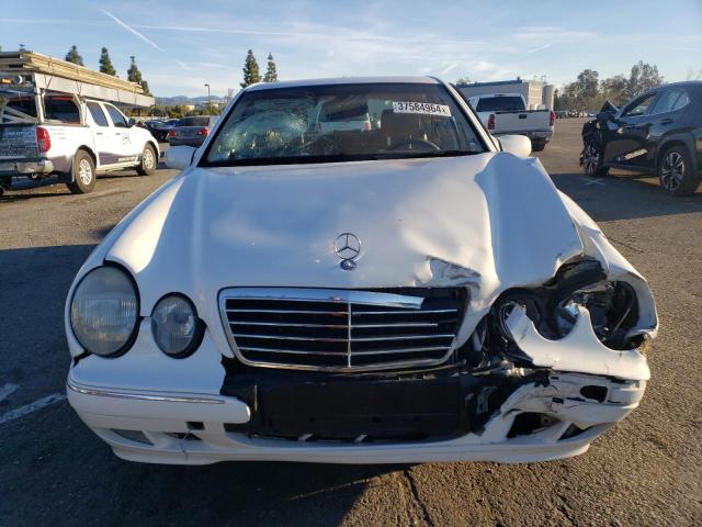 WDBJF65J01B257526 - 2001 MERCEDES-BENZ E 320 WHITE photo 5