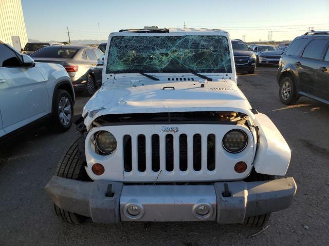 1C4BJWEG1DL514233 - 2013 JEEP WRANGLER U SAHARA WHITE photo 5