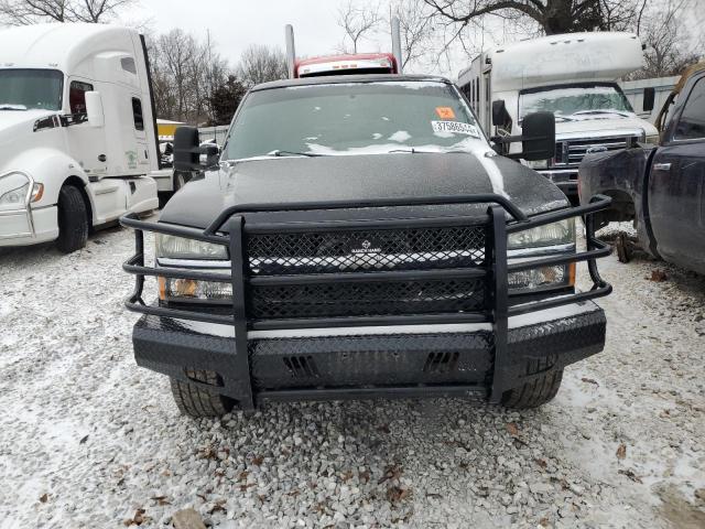 1GCGK23U24F138693 - 2004 CHEVROLET SILVERADO K2500 BLACK photo 5