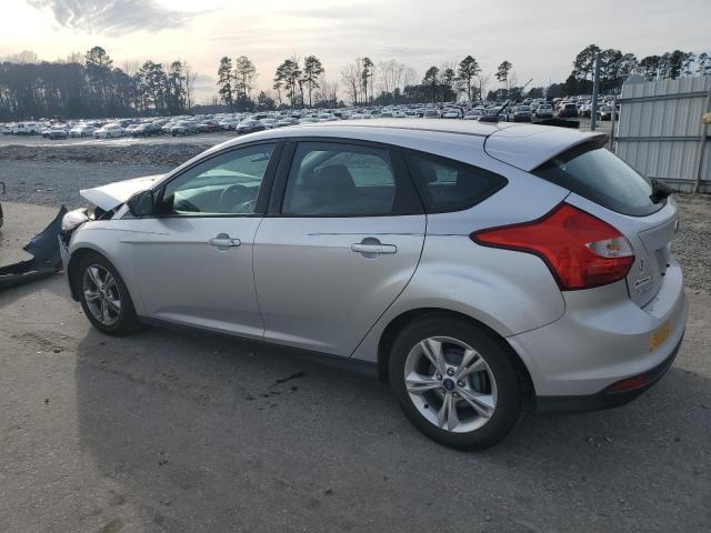 1FADP3K21EL106918 - 2014 FORD FOCUS SE SILVER photo 2