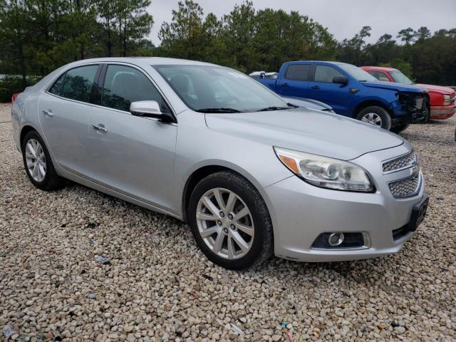 1G11H5SA5DF285967 - 2013 CHEVROLET MALIBU LTZ ვერცხლისფერი ფოტო 4