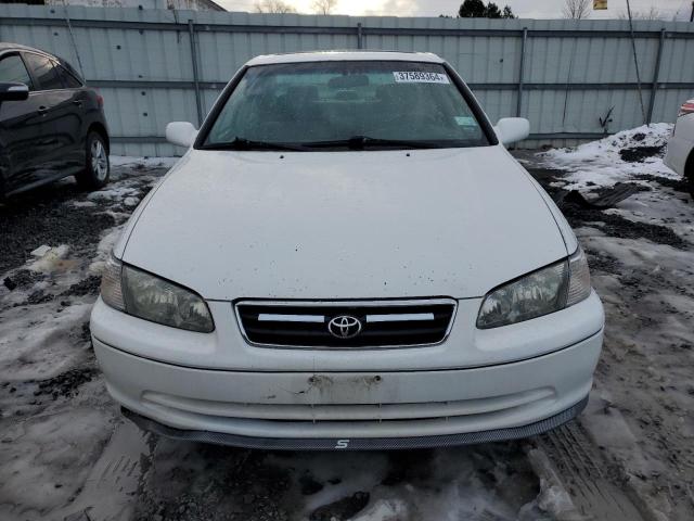 JT2BG22K3Y0467903 - 2000 TOYOTA CAMRY CE WHITE photo 5