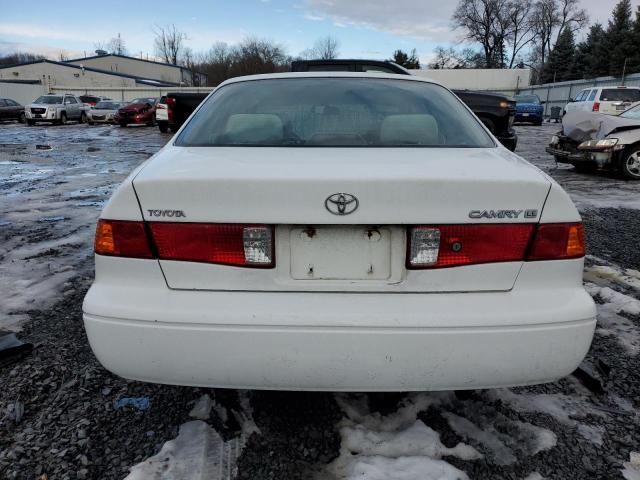 JT2BG22K3Y0467903 - 2000 TOYOTA CAMRY CE WHITE photo 6