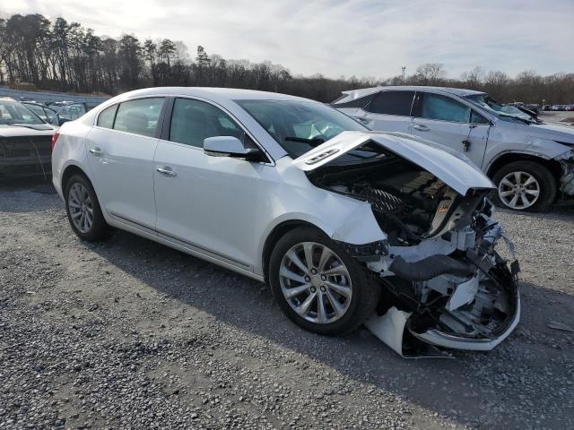 1G4GB5G31GF167430 - 2016 BUICK LACROSSE WHITE photo 4