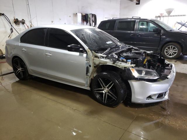3VW2K7AJ8DM355341 - 2013 VOLKSWAGEN JETTA BASE Արծաթագույն լուսանկար 4