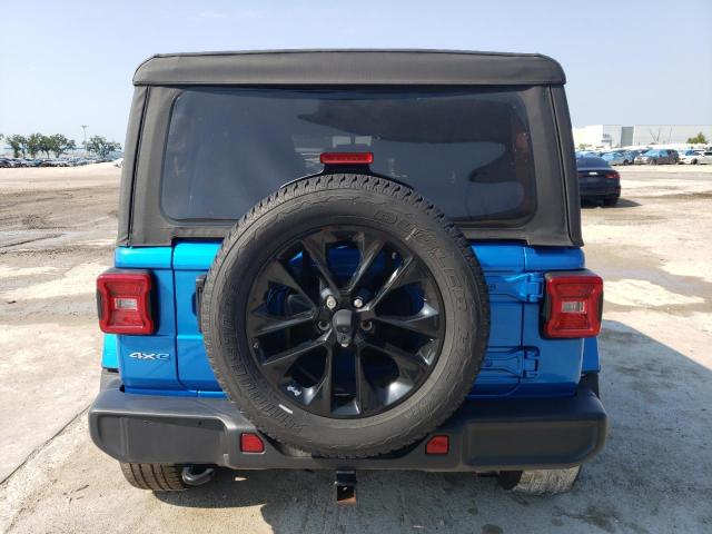 1C4JJXP62MW871893 - 2021 JEEP WRANGLER U SAHARA 4XE BLUE photo 6