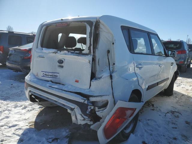 KNDJT2A55C7407647 - 2012 KIA SOUL WHITE photo 3