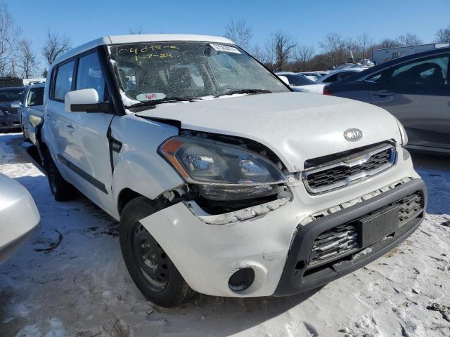 KNDJT2A55C7407647 - 2012 KIA SOUL WHITE photo 4