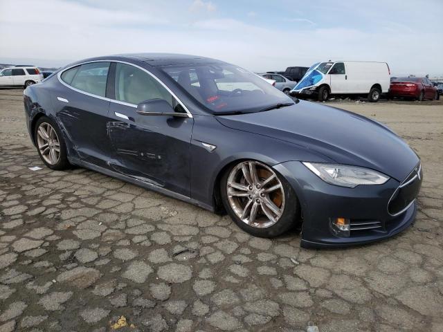 5YJSA1H17EFP57544 - 2014 TESLA MODEL S Մոխրագույն լուսանկար 4