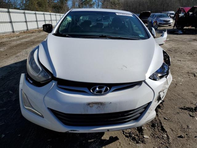 5NPDH4AE9GH667755 - 2016 HYUNDAI ELANTRA SE WHITE photo 5