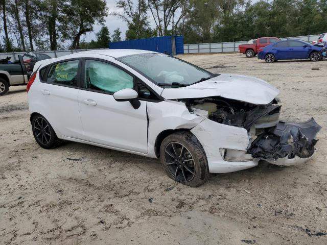 3FADP4EJ8KM153219 - 2019 FORD FIESTA SE WHITE photo 4