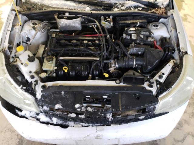 1FAHP35N98W265115 - 2008 FORD FOCUS SE WHITE photo 11