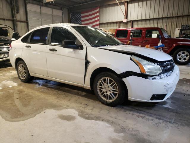 1FAHP35N98W265115 - 2008 FORD FOCUS SE WHITE photo 4