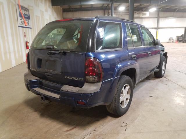 1GNDT13S842409666 - 2004 CHEVROLET TRAILBLAZER LS  photo 4