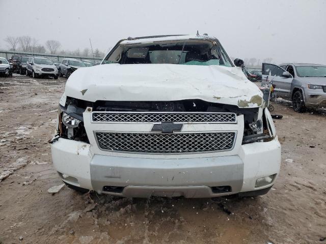 3GNFK22049G162694 - 2009 CHEVROLET AVALANCHE K1500 LT WHITE photo 5