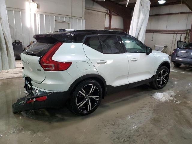 YV4162UM8N2740626 - 2022 VOLVO XC40 T5 R-DESIGN WHITE photo 3