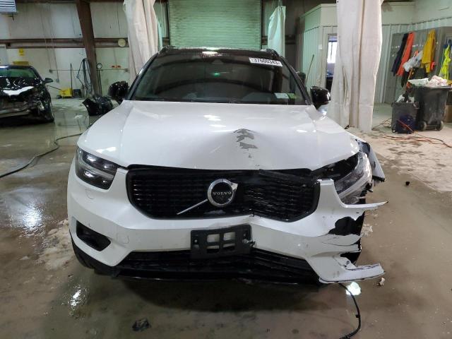 YV4162UM8N2740626 - 2022 VOLVO XC40 T5 R-DESIGN WHITE photo 5