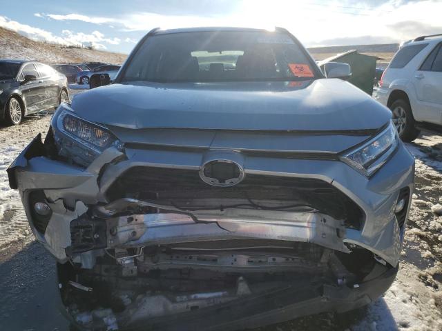 2T3P1RFV0LW104068 - 2020 TOYOTA RAV4 XLE SILVER photo 5