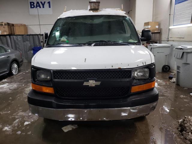 1GCHG35U641224868 - 2004 CHEVROLET EXPRESS G3 WHITE photo 5