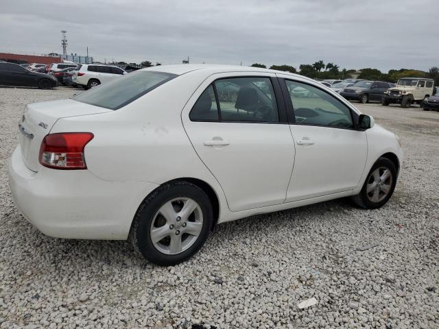 JTDBT923881227471 - 2008 TOYOTA YARIS WHITE photo 3