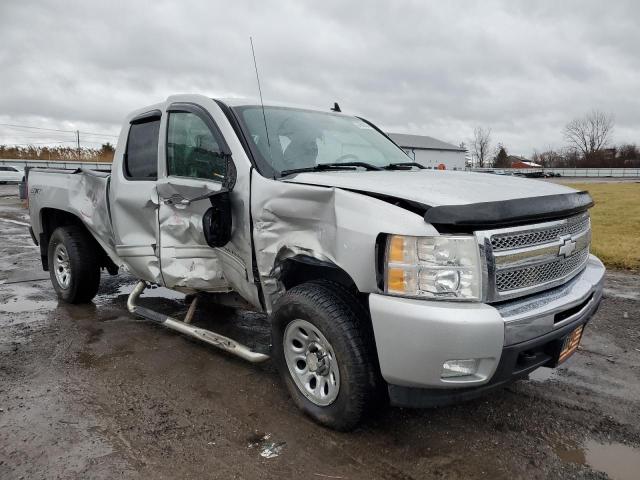 1GCRKSE35BZ155206 - 2011 CHEVROLET SILVERADO K1500 LT SILVER photo 4