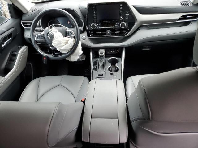 5TDGZRBHXLS052796 - 2020 TOYOTA HIGHLANDER XLE SILVER photo 8