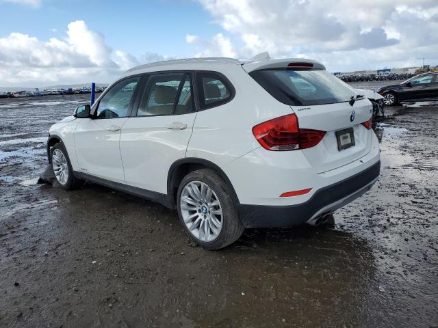 WBAVM1C56DVW44261 - 2013 BMW X1 SDRIVE28I WHITE photo 2